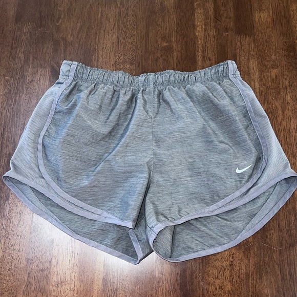 Nike Women's Dri-FIT classic 3" Running Shorts - Heathered Gray size M - Picture 3 of 7
